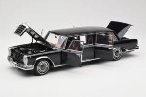 Mercedes 600 Pullman W100 Schwarz AUTOart 1:18 76197 Druckguss — Bild 2 von 8