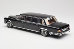 Mercedes 600 Pullman W100 Schwarz AUTOart 1:18 76197 Druckguss — Bild 7 von 8