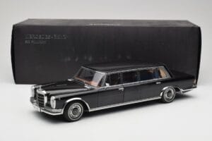 Mercedes 600 Pullman W100 Schwarz AUTOart 1:18 76197 Druckguss — Bild 8 von 8