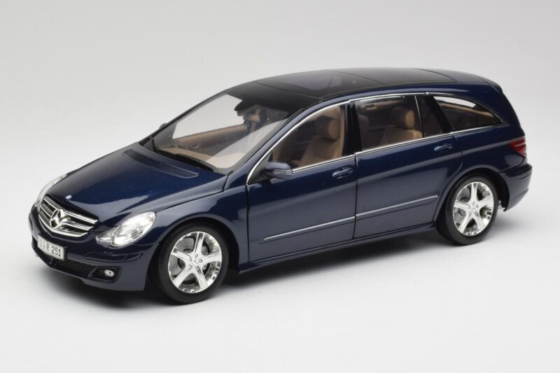 Mercedes R-Class W251 Tanzanit Blau Minichamps 1:18 150034600 Druckguss