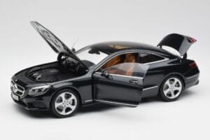 Mercedes S-Class Coupe C217 Smaragd Grün Metallic Norev 1:18 B66961244 Druckguss — Bild 2 von 8