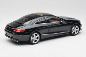 Mercedes S-Class Coupe C217 Smaragd Grün Metallic Norev 1:18 B66961244 Druckguss — Bild 3 von 8