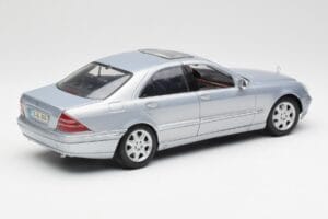Mercedes S-Class W220 Hellblau Maisto 1:18 56050 Druckguss — Bild 3 von 8