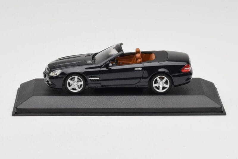 Mercedes SL R230 Schwarz Minichamps 1:43 B66961922 Druckguss