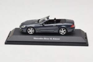 Mercedes SL R230 Tenorit Grey Metallic Minichamps 1:43 B66962392 Druckguss