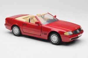 Mercedes SL500 R129 Rot Revell 1:18 08927 Druckguss — Bild 6 von 8