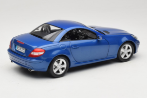 Mercedes SLK R171 Blue Metallic Minichamps 1:18 100033131 Druckguss — Bild 4 von 11