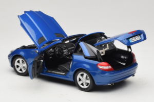 Mercedes SLK R171 Blue Metallic Minichamps 1:18 100033131 Druckguss — Bild 6 von 11