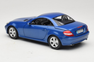 Mercedes SLK R171 Blue Metallic Minichamps 1:18 100033131 Druckguss — Bild 10 von 11