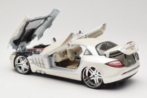 Mercedes SLR McLaren C199 Weiß Maisto 1:18 31068 Druckguss — Bild 5 von 8