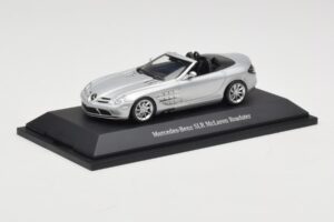 Mercedes SLR McLaren Roadster Crystal Laurit Silver Minichamps 1:43 B66961005 Druckguss — Bild 2 von 4