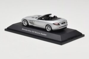 Mercedes SLR McLaren Roadster Crystal Laurit Silver Minichamps 1:43 B66961005 Druckguss — Bild 3 von 4