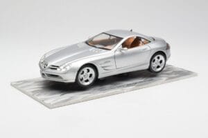 Mercedes SLR Vision Silber Limitierte Auflage Mit Aluminium-Sockel Bburago 1:18 B66962102 Druckguss