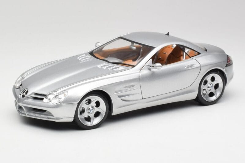 Mercedes SLR Vision Liquid Silber Maisto 1:18 B66962101 Druckguss