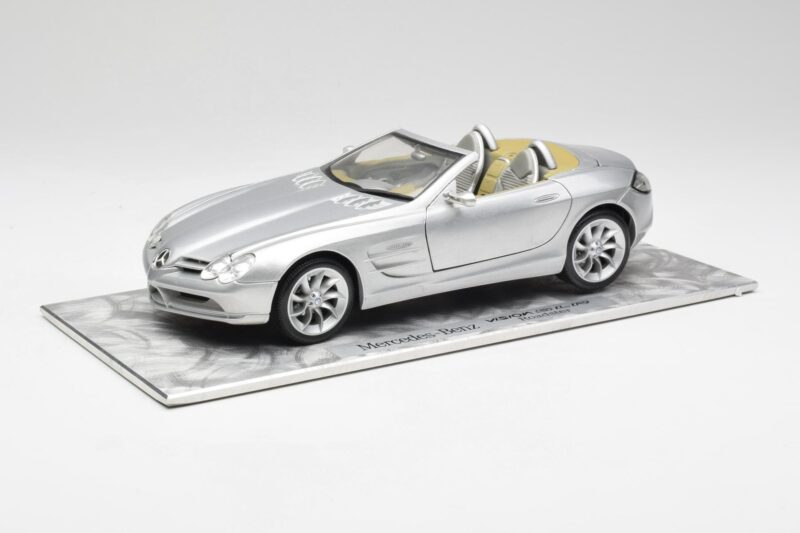 Mercedes SLR Vision Roadster Liquid Silber Maisto 1:18 B66963208 Druckguss