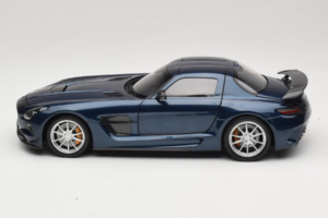 Mercedes SLS AMG Black Series Daytona Blue Metallic Minichamps 1:18 110033026 Druckguss — Bild 4 von 8