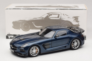 Mercedes SLS AMG Black Series Daytona Blue Metallic Minichamps 1:18 110033026 Druckguss — Bild 8 von 8