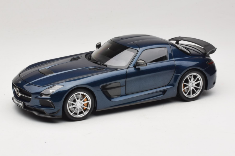 Mercedes SLS AMG Black Series Daytona Blue Metallic Minichamps 1:18 110033026 Druckguss