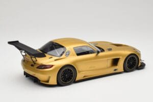 Mercedes AMG SLS C197 GT3 Street Gold Minichamps 1:18 151113106 Druckguss — Bild 2 von 6