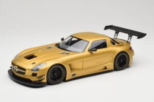 Mercedes AMG SLS C197 GT3 Street Gold Minichamps 1:18 151113106 Druckguss