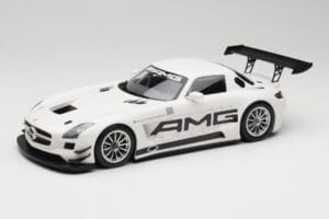 Mercedes AMG SLS C197 GT3 Street Weiß Minichamps 1:18 151123107 Druckguss