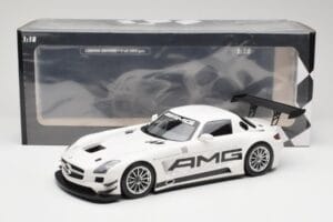 Mercedes AMG SLS C197 GT3 Street Weiß Minichamps 1:18 151123107 Druckguss — Bild 6 von 6