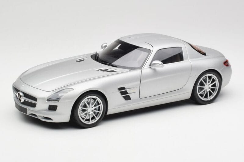 Mercedes SLS AMG C197 Iridium Silber Minichamps 1:18 100039026 Druckguss