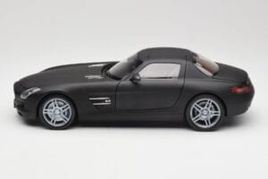 Mercedes SLS AMG C197 Matte Black Minichamps 1:18 100039027 Druckguss — Bild 4 von 8