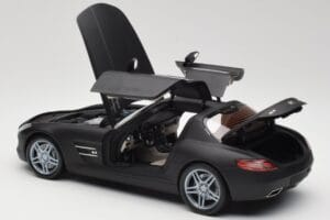 Mercedes SLS AMG C197 Matte Black Minichamps 1:18 100039027 Druckguss — Bild 5 von 8
