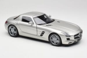 Mercedes SLS AMG C197 Matt Silber Minichamps 1:18 100039029 Druckguss — Bild 6 von 8