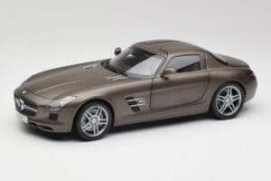 Mercedes SLS AMG C197 Monza Grau Minichamps 1:18 B66960044 Druckguss