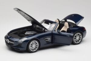 Mercedes SLS AMG R197 Roadster South Seas Blau Minichamps 1:18 100039031 Druckguss — Bild 2 von 8