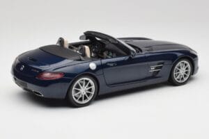 Mercedes SLS AMG R197 Roadster South Seas Blau Minichamps 1:18 100039031 Druckguss — Bild 3 von 8