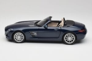 Mercedes SLS AMG R197 Roadster South Seas Blau Minichamps 1:18 100039031 Druckguss — Bild 4 von 8