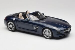 Mercedes SLS AMG R197 Roadster South Seas Blau Minichamps 1:18 100039031 Druckguss — Bild 6 von 8