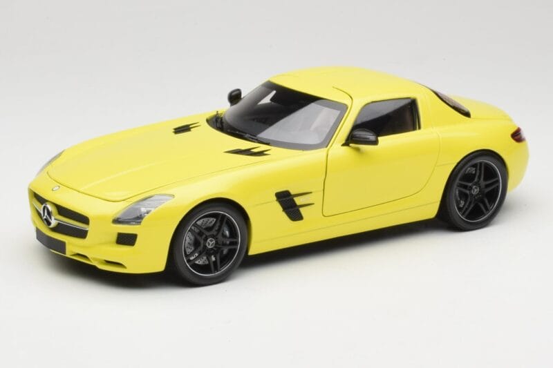 Mercedes SLS AMG C197 Gelb Minichamps 1:18 100039022 Druckguss