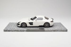 Mercedes Brabus SLS AMG 700 Biturbo Pearl Weiß Minichamps 1:18 107032020 Druckguss — Bild 3 von 6