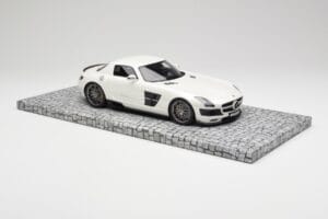 Mercedes Brabus SLS AMG 700 Biturbo Pearl Weiß Minichamps 1:18 107032020 Druckguss — Bild 4 von 6