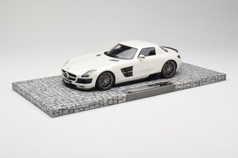 Mercedes Brabus SLS AMG 700 Biturbo Pearl Weiß Minichamps 1:18 107032020 Druckguss