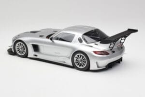Mercedes SLS AMG GT3 C197 Street Silber Minichamps 1:18 151113100 Druckguss — Bild 5 von 6