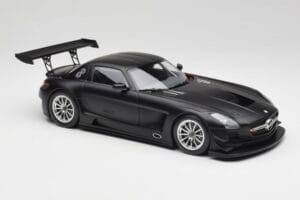 Mercedes SLS AMG GT3 C197 Street Matt Schwarz Minichamps 1:18 151113101 Druckguss — Bild 4 von 6