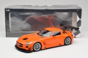 Mercedes SLS AMG GT3 C197 Street Orange Minichamps 1:18 151113105 Druckguss — Bild 6 von 6