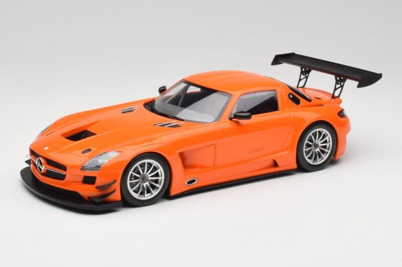 Mercedes SLS AMG GT3 C197 Street Orange Minichamps 1:18 151113105 Druckguss