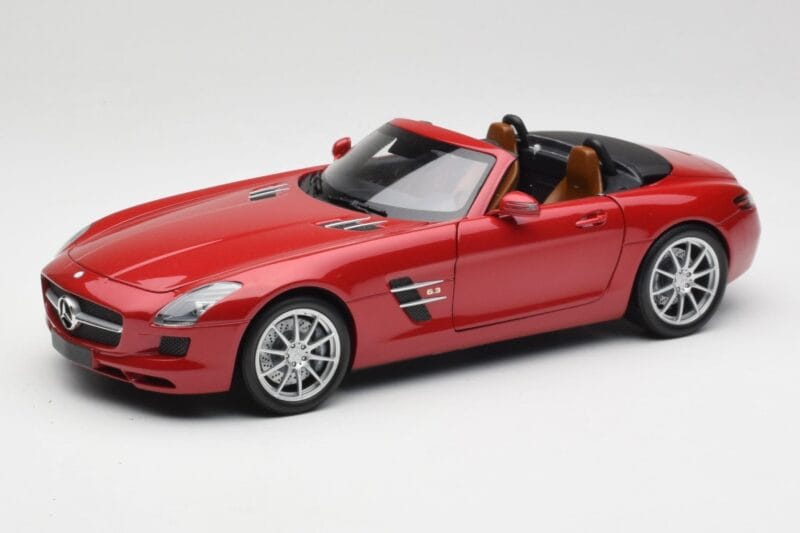 Mercedes SLS AMG R197 Roadster Le Mans Rot Minichamps 1:18 100039030 Druckguss