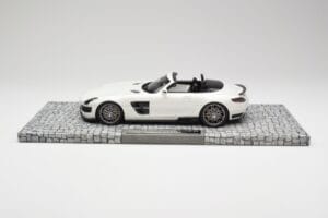 Mercedes Brabus SLS AMG 700 Biturbo Roadster Pearl Weiß Minichamps 1:18 107032130 Druckguss — Bild 3 von 6