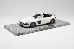 Mercedes Brabus SLS AMG 700 Biturbo Roadster Pearl Weiß Minichamps 1:18 107032130 Druckguss