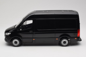 Mercedes Sprinter Schwarz Norev 1:18 183041 Druckguss — Bild 4 von 8