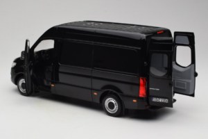 Mercedes Sprinter Schwarz Norev 1:18 183041 Druckguss — Bild 5 von 8