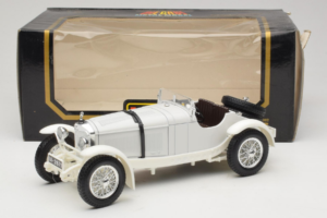 Mercedes SSKL Weiß 1931 Bburago 1:18 3002-M2 Druckguss — Bild 6 von 6
