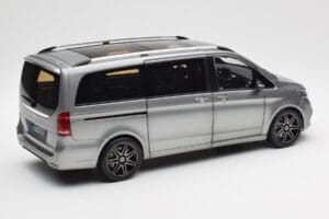 Mercedes V-Class W447 AMG Line Grau Metallic Norev 1:18 183488 Druckguss — Bild 3 von 9